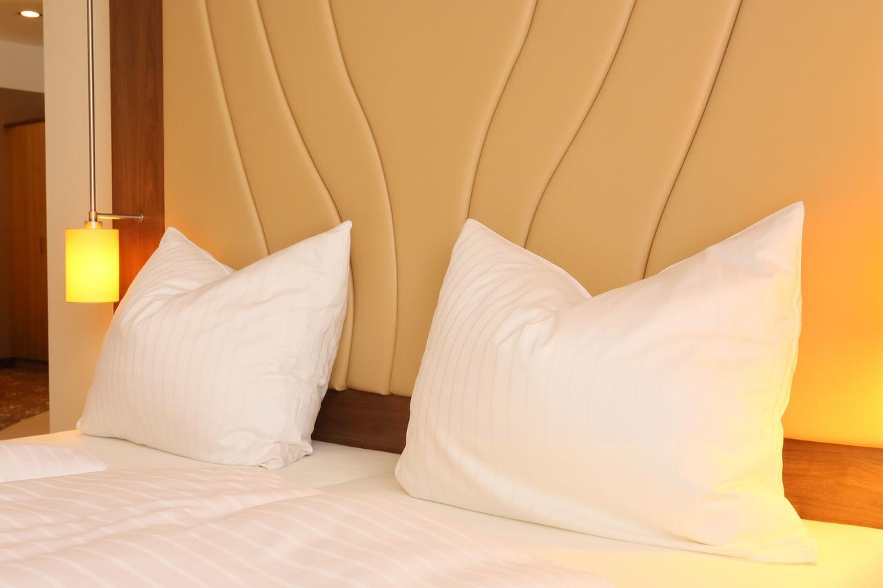 Naam & Frankfurt City-messe Airport Hotel 3*