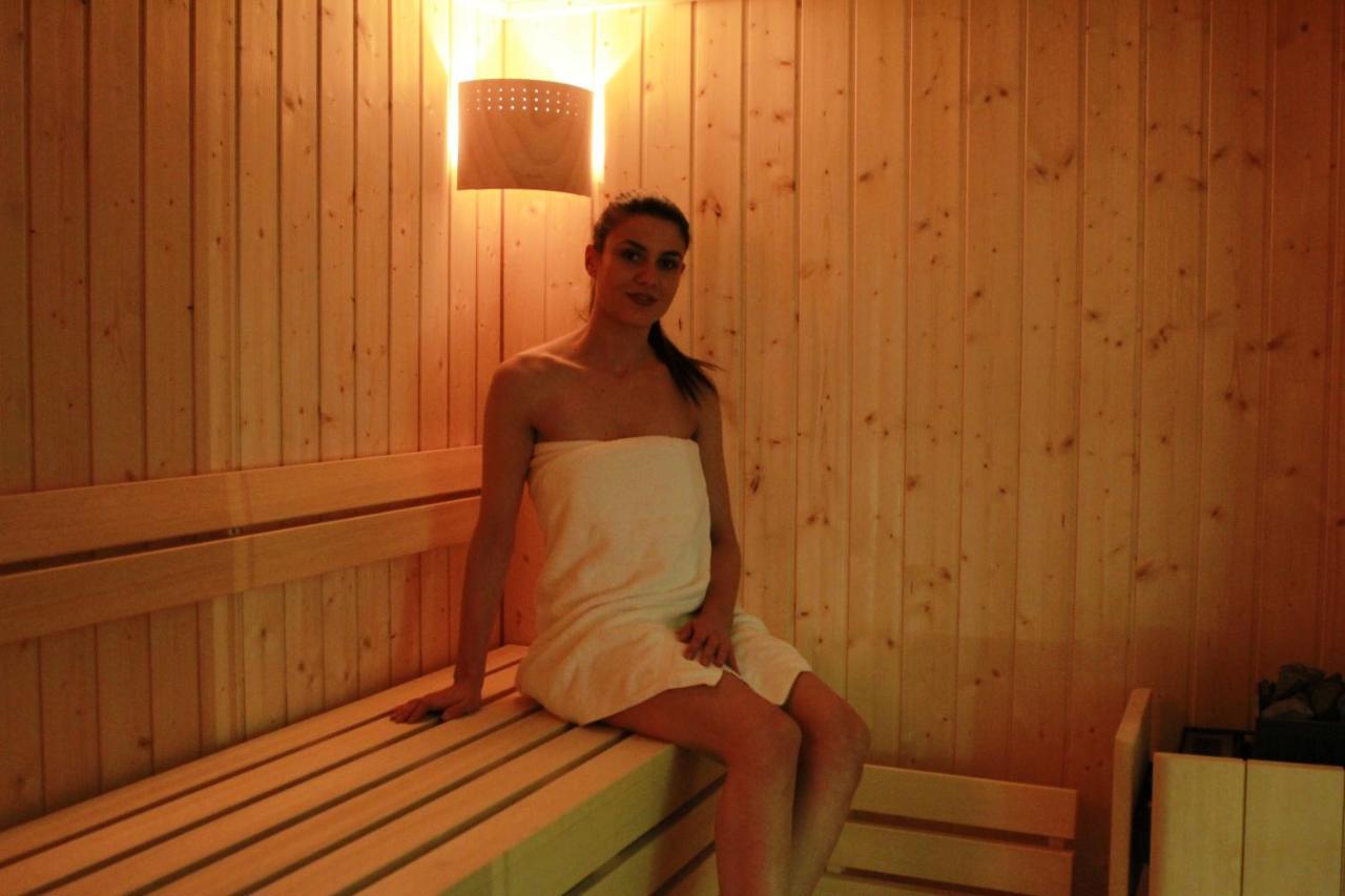 Hotel Naam & Frankfurt City-messe Airport 3*